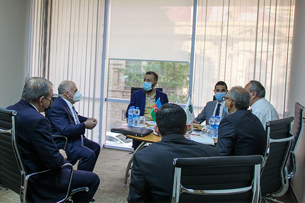 Генеральный секретарь Исламской палаты торговли, промышленности и сельского хозяйства находится с визитом в Азербайджане