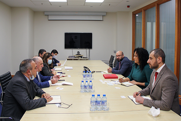 Состоялась встреча между Конфедерацией предпринимателей Азербайджана и Азиатским банком развития
